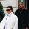 Kim Kardashian et Kanye West quittent le Royal Monceau quelques minutes après leur arrivée. Paris, le 24 septembre 2014.