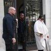 Kim Kardashian et Kanye West quittent le Royal Monceau, pour se rendre au siège de la maison Balmain. Paris, le 24 septembre 2014.