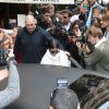 Kim Kardashian et Kanye West quittent le 64, rue Pierre Charron à Paris. Le 24 septembre 2014.