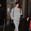 Kendall Jenner, glace en main, quitte une boutique Amorino à Paris, le 24 septembre 2014.