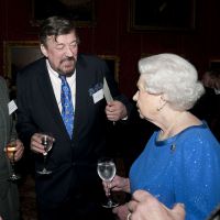 Stephen Fry et la cocaïne : Il avoue avoir sniffé même chez Elizabeth II...