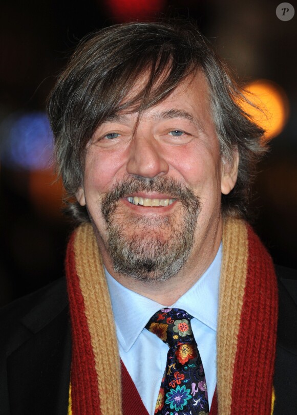 Stephen Fry ) l'avant-première de Les Miserables à Londres le 5 décembre 2012