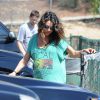 Mila Kunis, enceinte, se balade à Hollywood, Los Angeles, le 27 septembre 2014.