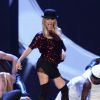 Michelle Hunziker déchaînée sur le plateau de l'émission télé "Zelig" à Milan en italie le 7 octobre 2014.
