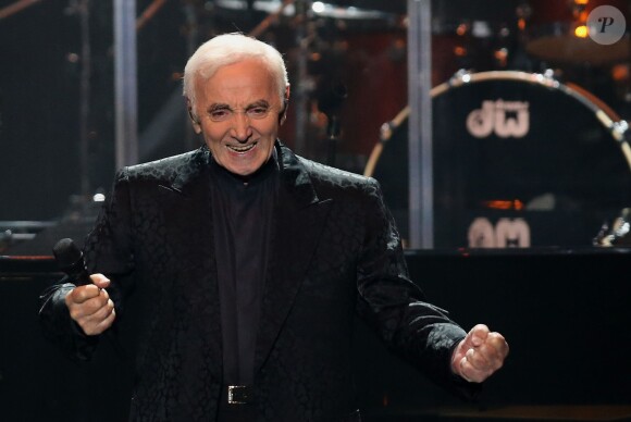 Le chanteur Charles Aznavour lors de son concert au parc des expositions Crocus à Moscou, le 3 octobre 2014.
