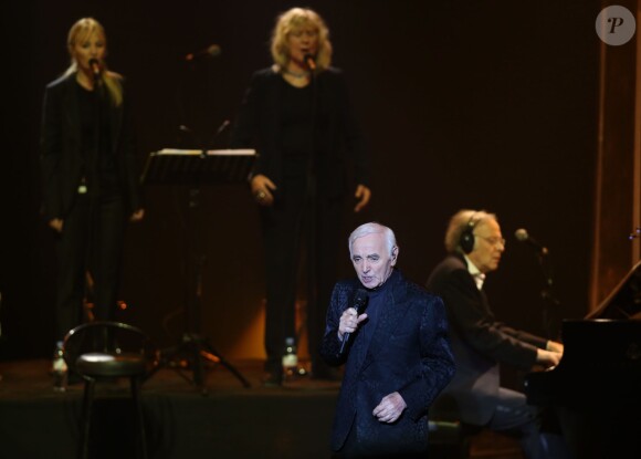 Charles Aznavour lors de son concert au parc des expositions Crocus à Moscou, le 3 octobre 2014.