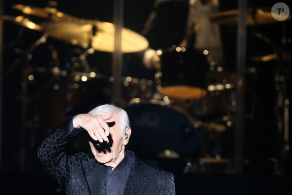 Charles Aznavour lors de son concert au parc des expositions Crocus à Moscou, le 3 octobre 2014.