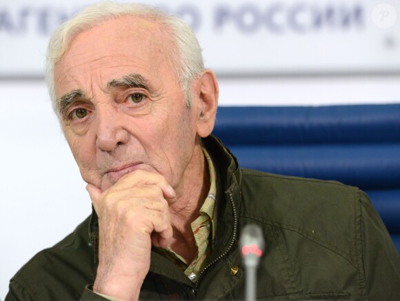 Charles Aznavour tient une conférence de presse à Moscou, le 2 octobre 2014 avant son concert au Crocus à Moscou le 3 octobre.
