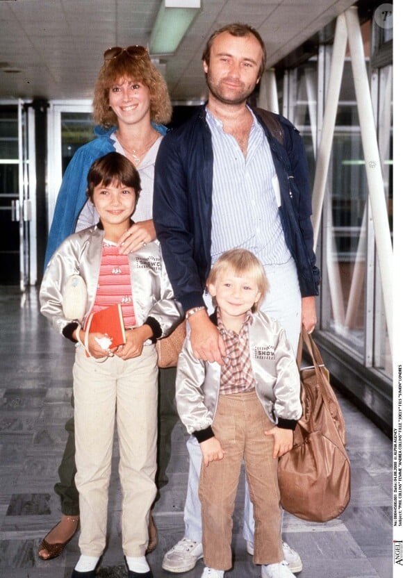 Phil Collins avec sa femme Andrea Collins et leurs enfants Joely et Simon à Londres. 