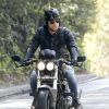 Exclusif - Justin Theroux sur sa moto à Bel Air, le 10 octobre 2014.