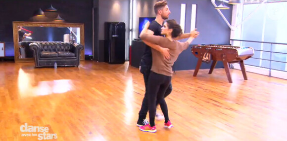Joyce Jonathan et Julien Brugel - Quatrième prime de "Danse avec les stars 5" sur TF1. Samedi 18 octobre 2014.
