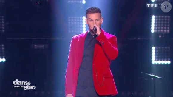 M. Pokora interprète On danse, le premier extrait de son nouvel album - Quatrième prime de "Danse avec les stars 5" sur TF1. Samedi 18 octobre 2014.