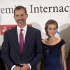 Le roi Felipe VI et la reine Letizia d'Espagne ont assisté à la 13ème remise du prix du journalisme à Madrid, où était célébré également le 25ème anniversaire du journal "El Mundo". Le 20 octobre 2014.