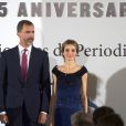  Le roi Felipe VI et la reine Letizia d'Espagne lors de la 13ème remise du prix du journalisme à l'occasion de laquelle était également célébré le 25ème anniversaire du journal "El Mundo". Madrid, le 20 octobre 2014. 