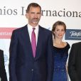  Le roi Felipe VI et la reine Letizia d'Espagne lors de la 13&egrave;me remise du prix du journalisme &agrave; Madrid, o&ugrave; &eacute;tait c&eacute;l&eacute;br&eacute; &eacute;galement le 25&egrave;me anniversaire du journal "El Mundo". Le 20 octobre 2014. 