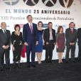  Le roi Felipe VI et la reine Letizia d'Espagne prennent part à la 13ème remise du prix du journalisme à Madrid, où était célébré également le 25ème anniversaire du journal "El Mundo". Le 20 octobre 2014. 