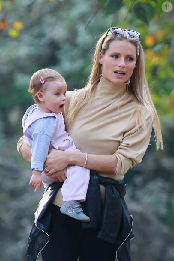 Michelle Hunziker et sa fille Sole à Milan, le 21 octobre 2014.
