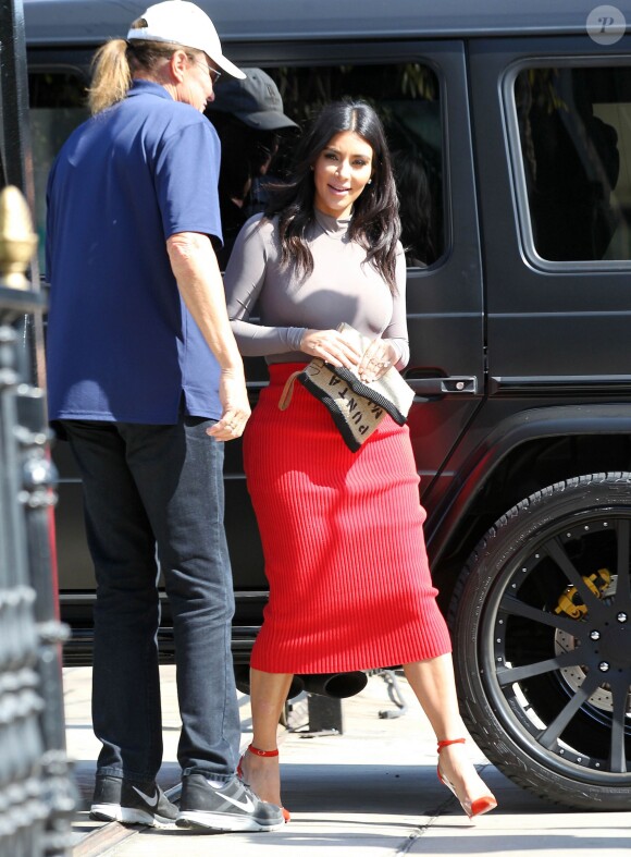 Kim Kardashian et son ex-beau-père Bruce Jenner à Los Angeles, le 20 octobre 2014.