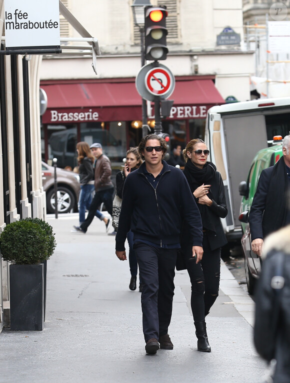 Vito Schnabel et sa compagne Heidi Klum à Paris, le 23 octobre 2014.