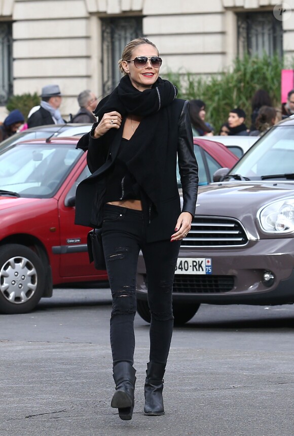 Heidi Klum dans les rues de Paris, le 23 octobre 2014.