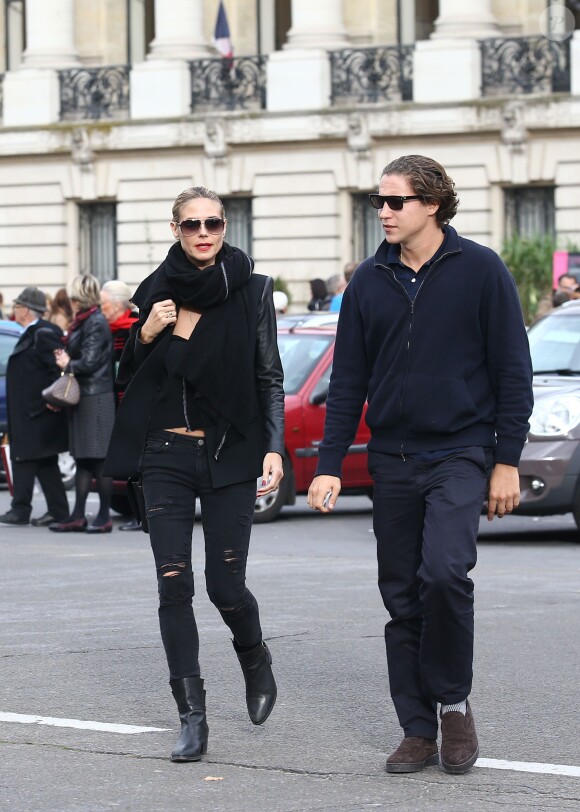 Heidi Klum et son compagnon Vito Schnabel dans les rues de Paris, le 23 octobre 2014.
