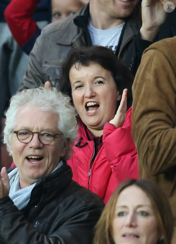 Anne Roumanoff et sa fille, au Parc des Princes, le samedi 25 octobre 2014 pour le match de Ligue 1 PSG-Bordeaux (3-0).