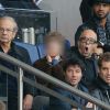 Patrick Chesnais et Pascal Obispo, au Parc des Princes, le samedi 25 octobre 2014 pour le match de Ligue 1 PSG-Bordeaux (3-0).