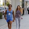 Kelly Brook et son fiancé David McIntosh font du shopping à Beverly Hills, le 18 juillet 2014.