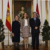 La reine Letizia d'Espagne accueillie au palais impérial Hofburg à Vienne, en Autriche, par le président Heinz Fischer et son épouse Margit, le 27 octobre 2014
