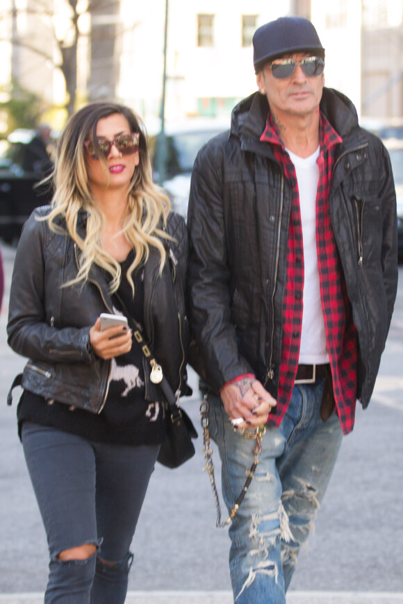 Tommy Lee et sa fiancée Sofia Toufa à New York le 27 octobre 2014. 