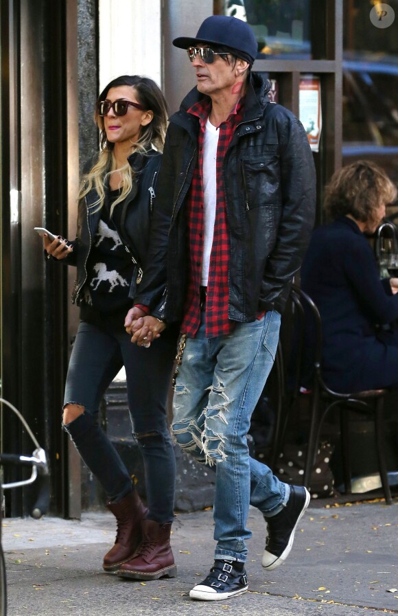 Tommy Lee et sa jolie fiancée Sofia Toufa à New York le 27 octobre 2014. 
