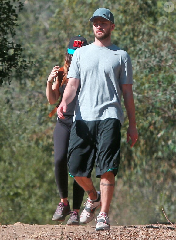 Exclusif - Justin Timberlake fait de la randonnée avec sa femme Jessica Biel à Los Angeles, le 24 octobre 2014.