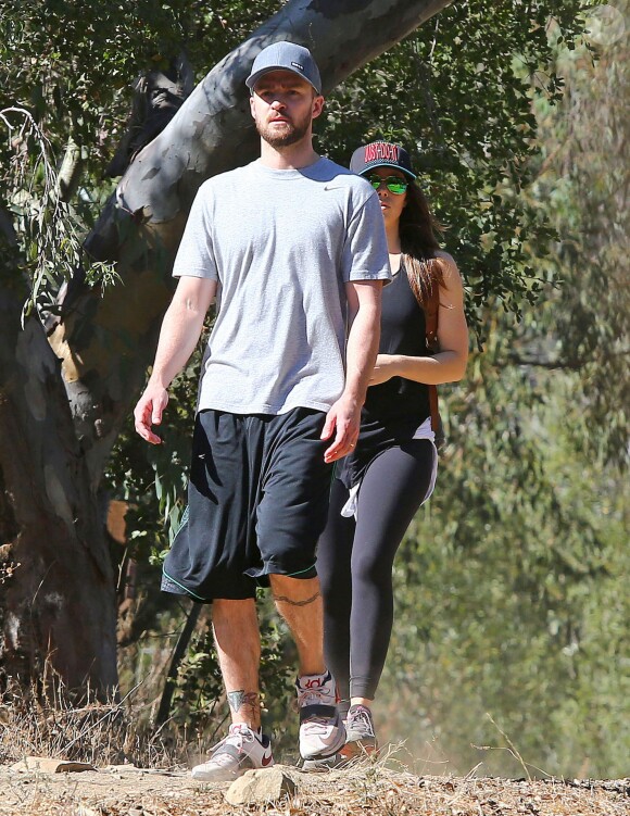 Exclusif - Justin Timberlake fait de la randonnée avec sa femme Jessica Biel à Los Angeles, le 24 octobre 2014.