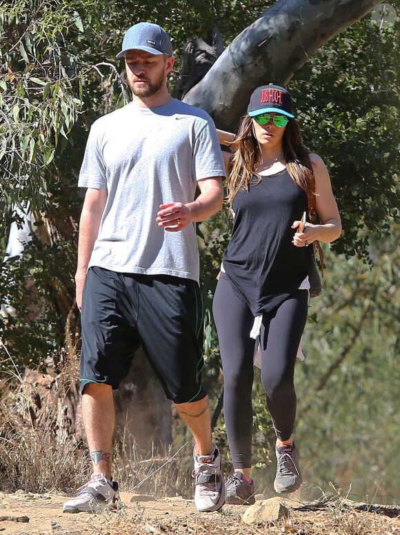 Exclusif - Justin Timberlake fait de la randonnée avec sa femme Jessica Biel à Los Angeles, le 24 octobre 2014.