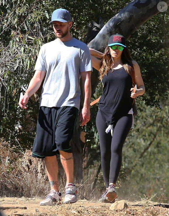 Exclusif - Justin Timberlake fait de la randonnée avec sa femme Jessica Biel à Los Angeles, le 24 octobre 2014.