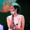 Marion Cotillard en pleine performance avec le groupe Metronomy pour l'anniversaire des 30 ans de la chaîne Canal+. Une séquence enregistrée au Palais des sports le 31 octobre 2014 et diffusée le 4 novembre