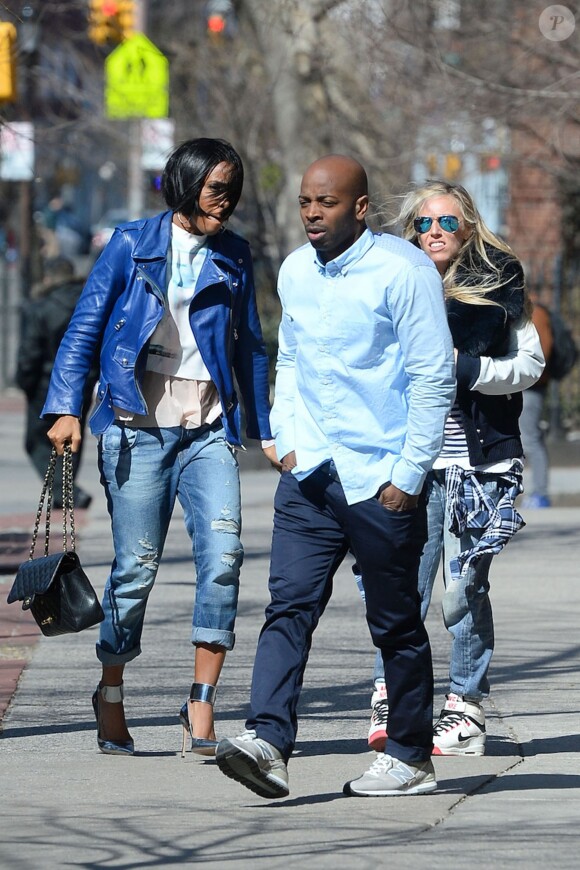 Kelly Rowland dans les rues de New York avec Tim Witherspoon, le 26 mars 2014. 