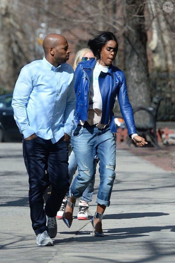 Kelly Rowland avec son compagnon Tim Witherspoon à New York, le 26 mars 2014.