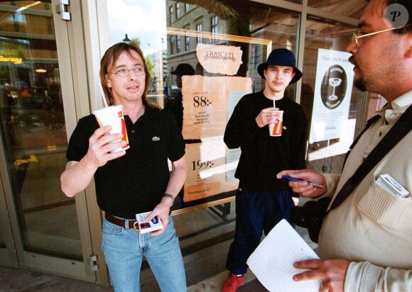 Phil Rudd d'AC/DC à Göteborg, Suède, 2001