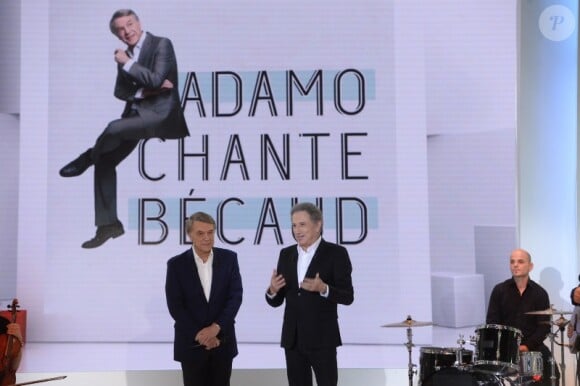 Salvatore Adamo et Michel Drucker sur le plateau de Vivement dimanche, le mercredi 5 novembre 2014, pour le tournage de l'émission diffusée le dimanche 9 novembre 2014.