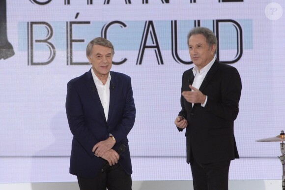 Salvatore Adamo et Michel Drucker sur le plateau de Vivement dimanche, le mercredi 5 novembre 2014, pour le tournage de l'émission diffusée le dimanche 9 novembre 2014.