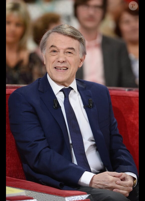 Salvatore Adamo sur le plateau de Vivement dimanche, le mercredi 5 novembre 2014, pour le tournage de l'émission diffusée le dimanche 9 novembre 2014.