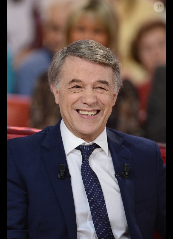 Salvatore Adamo sur le plateau de Vivement dimanche, le mercredi 5 novembre 2014, pour le tournage de l'émission diffusée le dimanche 9 novembre 2014.