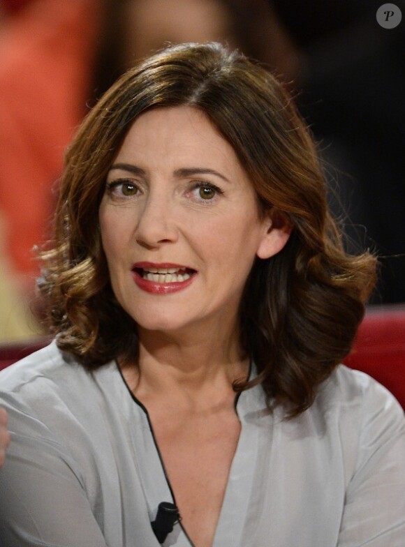 Valérie Karsenti sur le plateau de Vivement dimanche, le mercredi 5 novembre 2014, pour le tournage de l'émission diffusée le dimanche 9 novembre 2014.