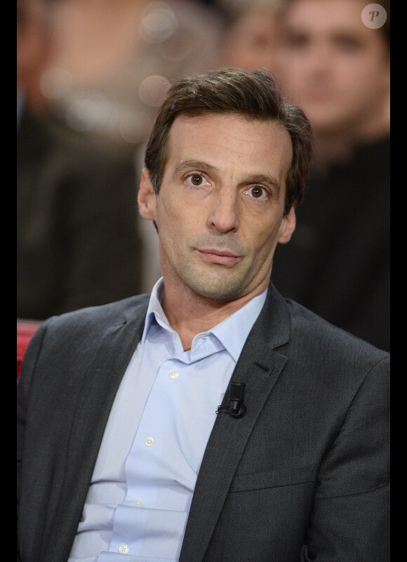 Mathieu Kassovitz sur le plateau de Vivement dimanche, le mercredi 5 novembre 2014, pour le tournage de l'émission diffusée le dimanche 9 novembre 2014.