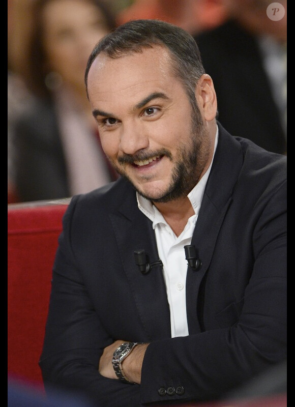 François-Xavier Demaison sur le plateau de Vivement dimanche, le mercredi 5 novembre 2014, pour le tournage de l'émission diffusée le dimanche 9 novembre 2014.