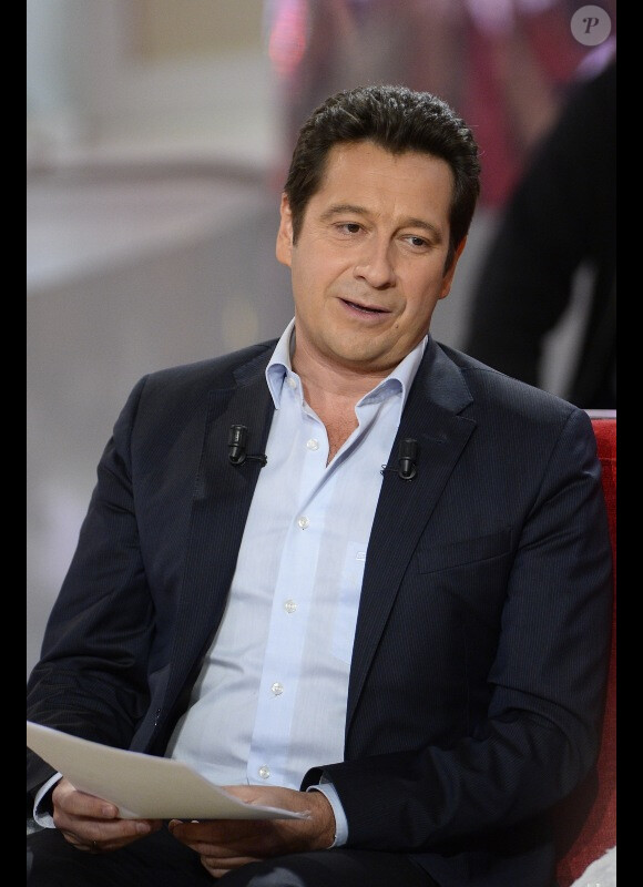 Laurent Gerra sur le plateau de Vivement dimanche, le mercredi 5 novembre 2014, pour le tournage de l'émission diffusée le dimanche 9 novembre 2014.