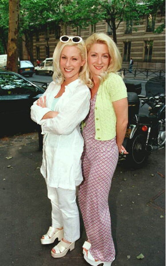Stéphanie Ever et sa jumelle Christine Ever étaient les jumelles australiennes Suzy et Suzon dans Premiers Baisers...
