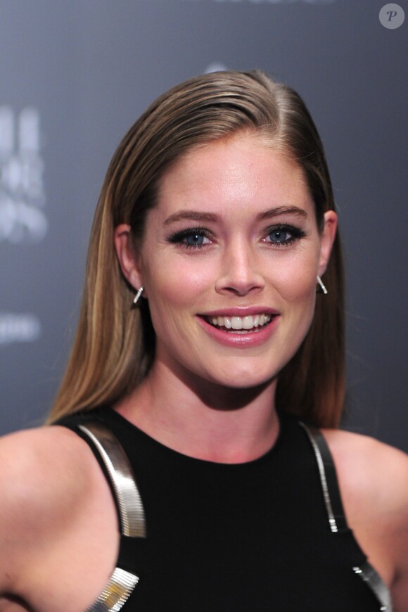 Doutzen Kroes assiste aux WSJ Innovator Awards au musée d'art moderne, à New York. Le 5 novembre 2014.