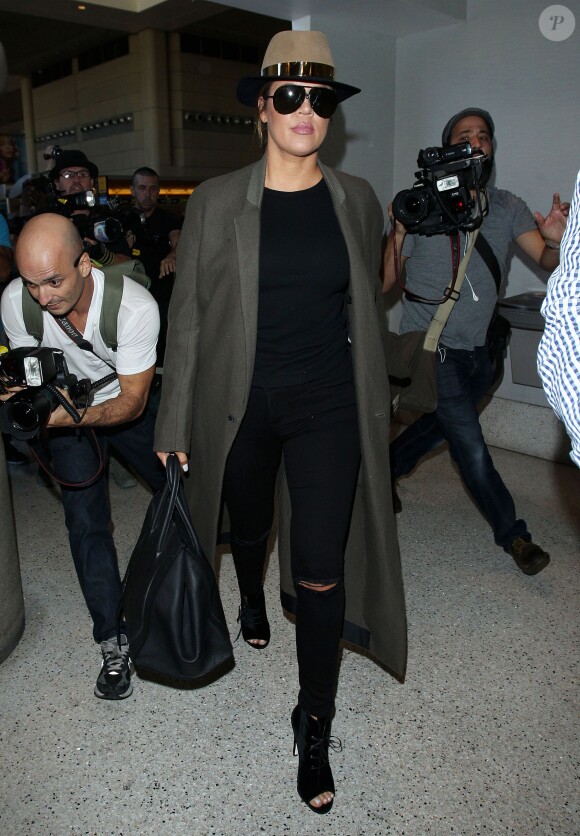 Khloé Kardashian à l'aéroport LAX à Los Angeles, le 7 novembre 2014.